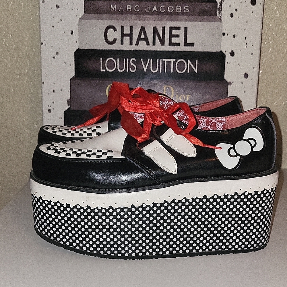 T.U.K X Hello Kitty Black and White Platform Shoes with Red Silk Laces - Picture 3 of 10